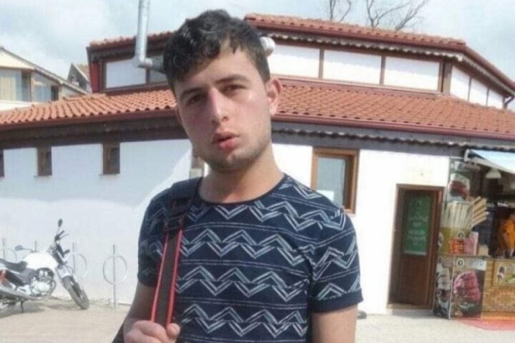 Kocaeli'de 22  yaşındaki gen&ccedil; kurye kalbine yenildi