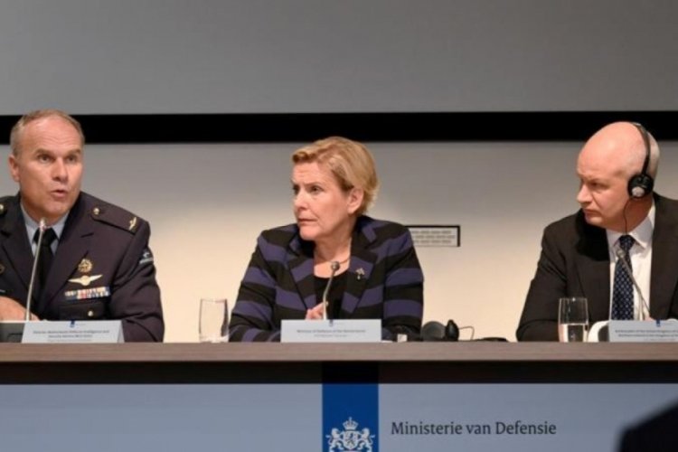Hollanda Savunma Bakanı istifa etti