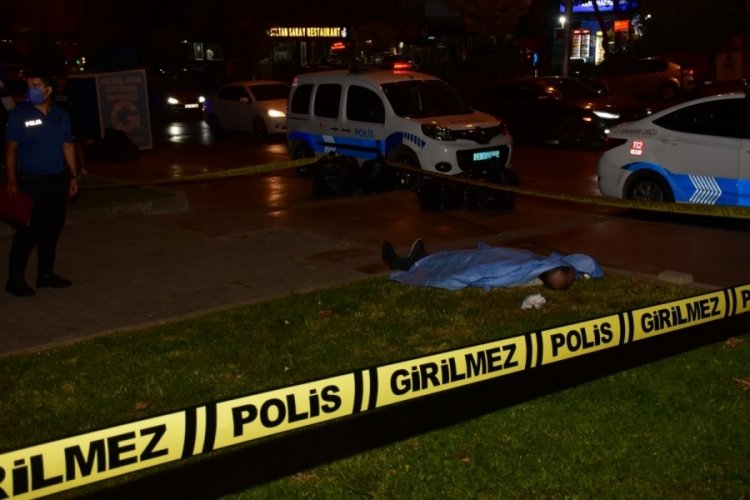 İzmir'de parkta erkek cesedi bulundu