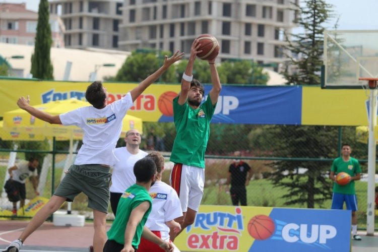 Bursa'da Frutti Extra Cup'tan 3x3 Basketbol Turnuvası başlıyor