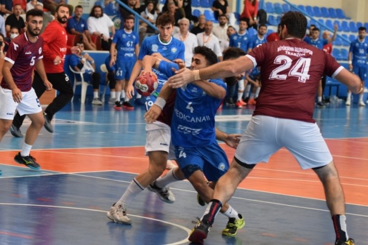 Bursa'da Nil&uuml;fer Belediyespor sezona  galibiyetle başladı