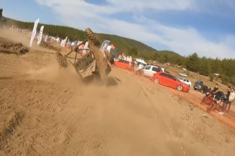 Bursa'daki Off Road Festivali'nde y&uuml;reklerin ağızlara geldiği anlar