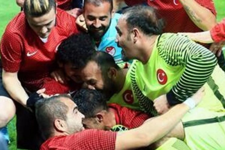 UEFA, Ampute Futbol Milli Takımı'nın  şampiyonluğunu tebrik etti