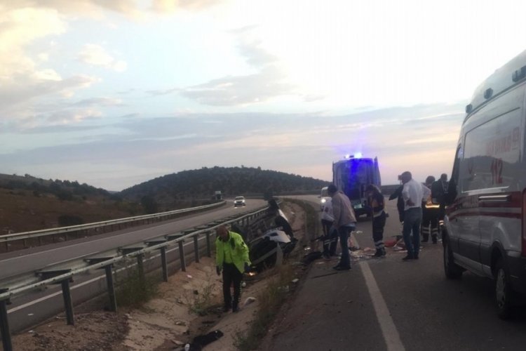 &Ccedil;orum'da acı kaza! S&uuml;r&uuml;c&uuml; &ouml;ld&uuml;, eşi ve 2 &ccedil;ocuğu yaralı