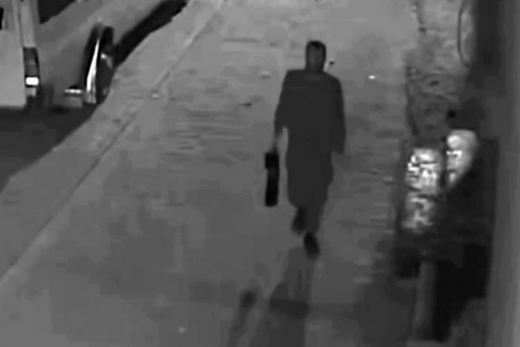 Şanlıurfa'da PKK'nın y&ouml;nlendirmesiyle ara&ccedil;ları kundaklayan ter&ouml;rist yakalandı