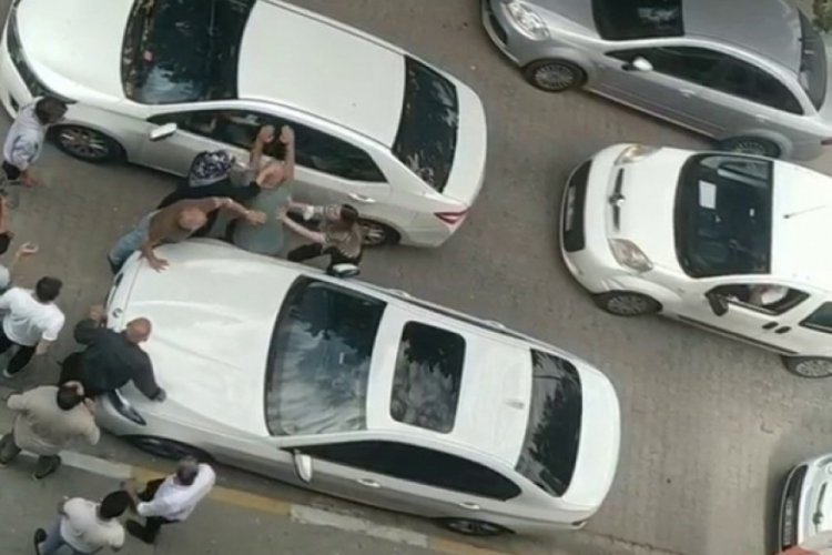 İstanbul'da yol kavgasına kadınlar da katıldı