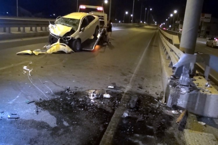Antalya'da feci kaza! 1 &ouml;l&uuml; 2 de ağır yaralı