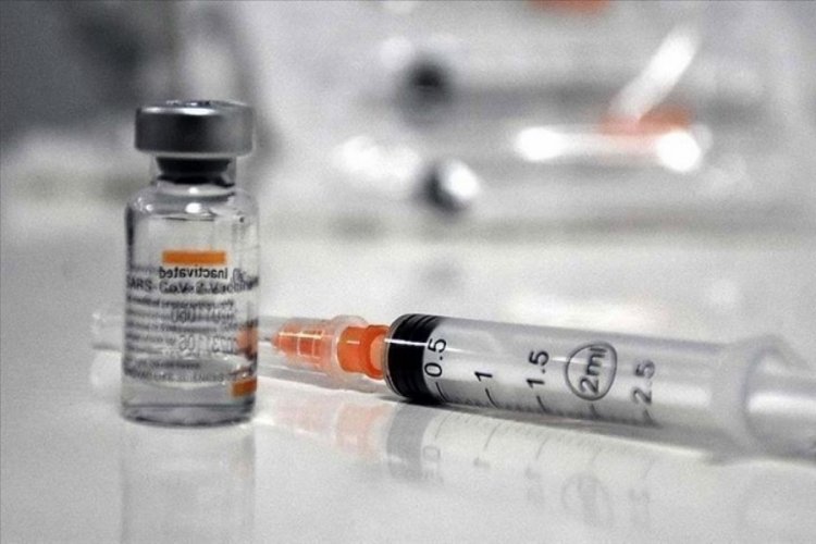 Pakistan'da Covid-19 aşısı olmayan 100 kişi gözaltında