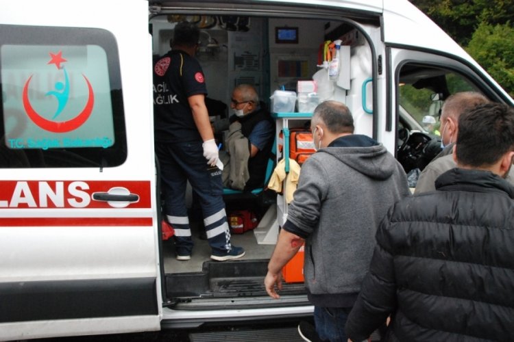 Bartın'da feci kaza! Maden iş&ccedil;ilerinin minib&uuml;s&uuml; devrildi: 11 yaralı