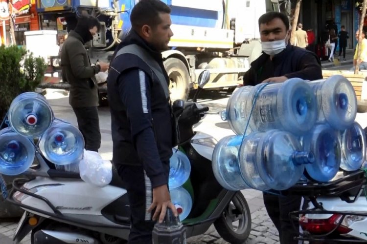 İstanbul Avcılar'da yayalara açık caddedeki motosikletlilere ceza