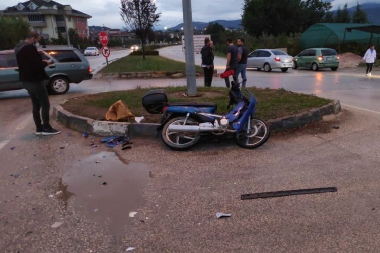Bursa İneg&ouml;l'de motosiklet s&uuml;r&uuml;c&uuml;s&uuml; kazada yaralandı