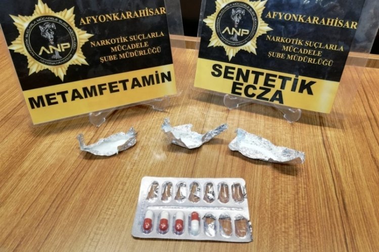 Afyonkarahisar'da uyuşturucu operasyonunda 5 kişiye g&ouml;zaltı!