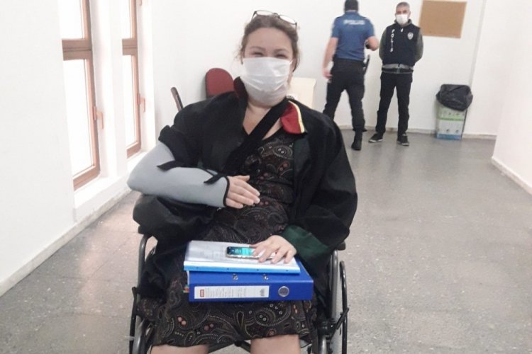 Bursa'da eşi ve yanında &ccedil;alıştığı avukatı yaraladı, 28 yıl hapis cezasına &ccedil;arptırıldı