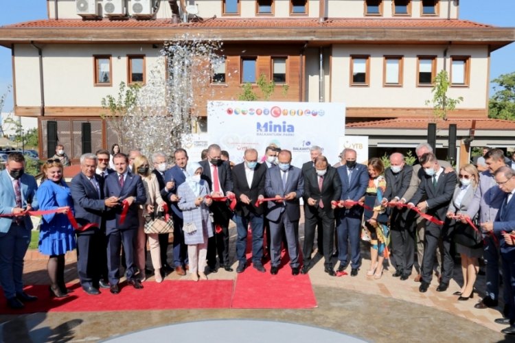 Minia Balkant&uuml;rk Parkı Bursa'da a&ccedil;ıldı