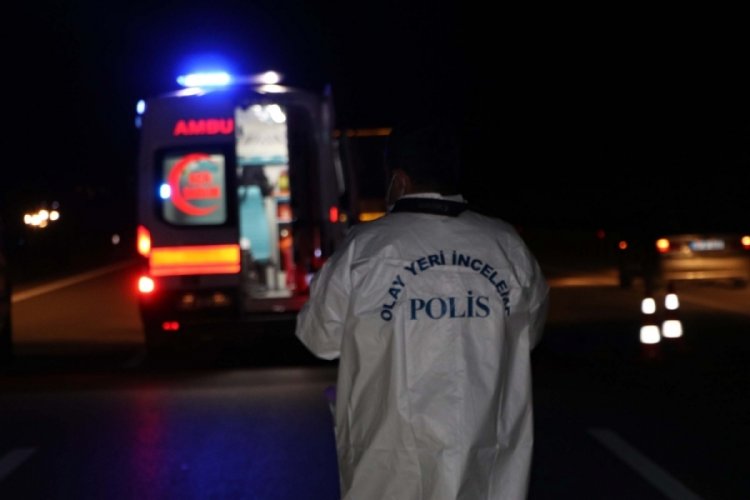 Polisten kaçan Afgan kaçak göçmen araba çarpmasıyla öldü!