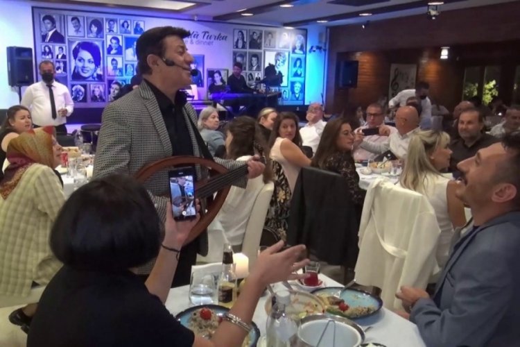 Coşkun Sabah Bursalı hayranlarıyla buluştu