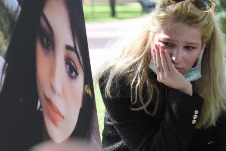Polis cesedini arıyor! Arkadaşları kayıp Sally'yi g&ouml;zyaşlarıyla andı