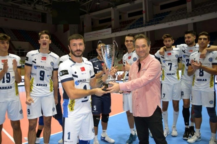 Simya Metal 7. TSYD İzmir Voleybol Turnuvası'nda Bursa&nbsp;B&uuml;y&uuml;kşehir Belediyespor &uuml;&ccedil;&uuml;nc&uuml; oldu