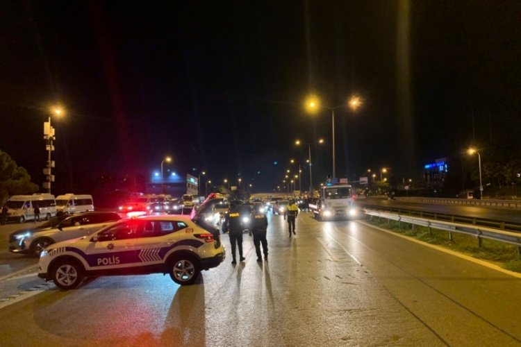 İstanbul Kartal'da aynı yerde 3 farklı kaza! 2 yaralı