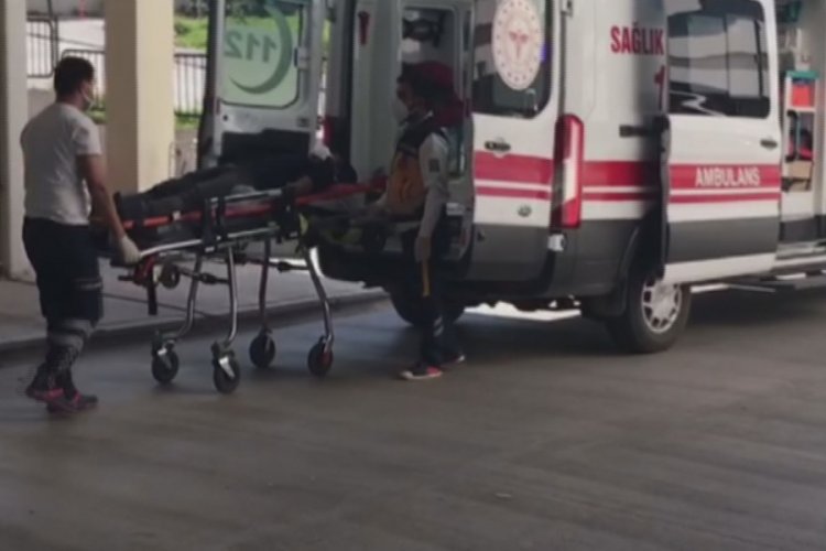 Karaman'da iş&ccedil;ileri taşıyan minib&uuml;s devrildi! 1 &ouml;l&uuml;, 20 yaralı