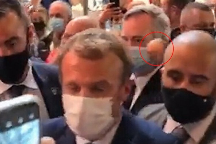 Fransa Cumhurbaşkanı Macron'a saldırı şoku! Yumurta attılar