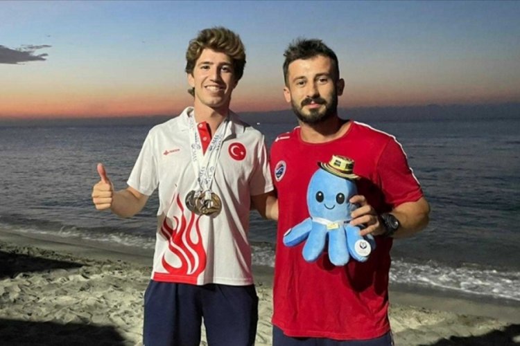 Milli sporcu Derin Toparlak d&uuml;nya &uuml;&ccedil;&uuml;nc&uuml;s&uuml; oldu