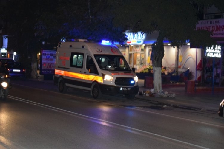Otomobilin &ccedil;arpıp ka&ccedil;tığı 79 yaşındaki kadın &ouml;ld&uuml;