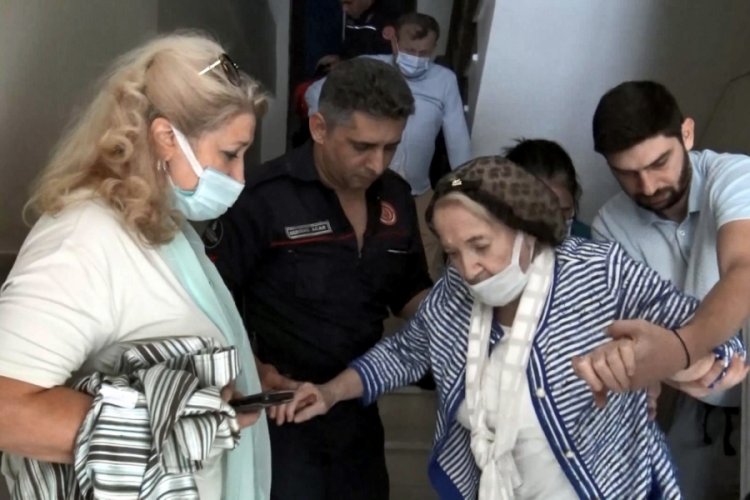 İstanbul Avcılar'da asans&ouml;rlerde mahsur kalan 7 kişi kurtarıldı