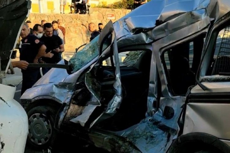 İstanbul Arnavutk&ouml;y'de aynı kavşakta 79. kaza!