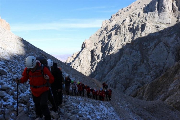 Bursa İneg&ouml;l'de yeni dağcıların ilk faaliyeti aladağlar oldu