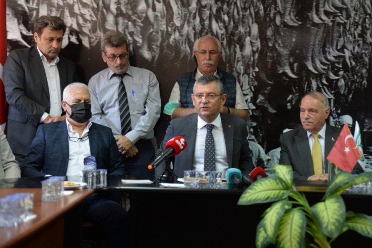 CHP'li &Ouml;zel Bursa'da: Pandemi, bize herkes i&ccedil;in eşit sağlık ve eğitimi &ouml;ğretiyor