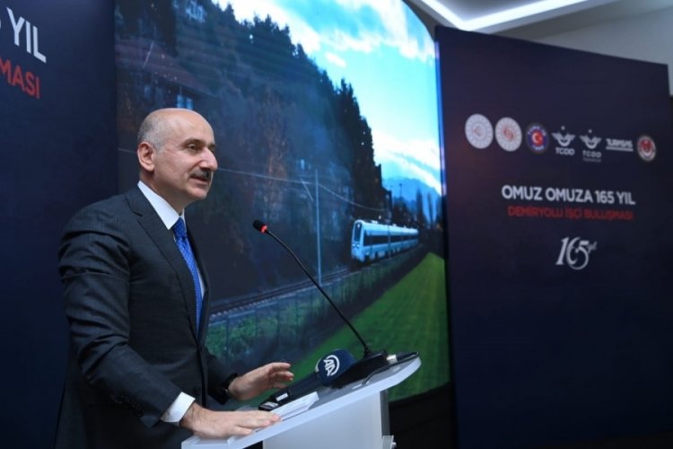 Ulaştırma ve Altyapı Bakanı Karaismailoğlu: Ankara-İstanbul YHT hattında &ccedil;alışmalar &ouml;n&uuml;m&uuml;zdeki yıl bitecek