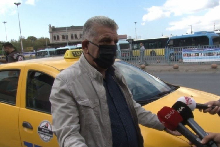 İstanbul'da taksi şof&ouml;r&uuml;nden aldığı cezaya isyan: "Hırsızlık mı yaptım da bu aracı bağlıyorsunuz?"