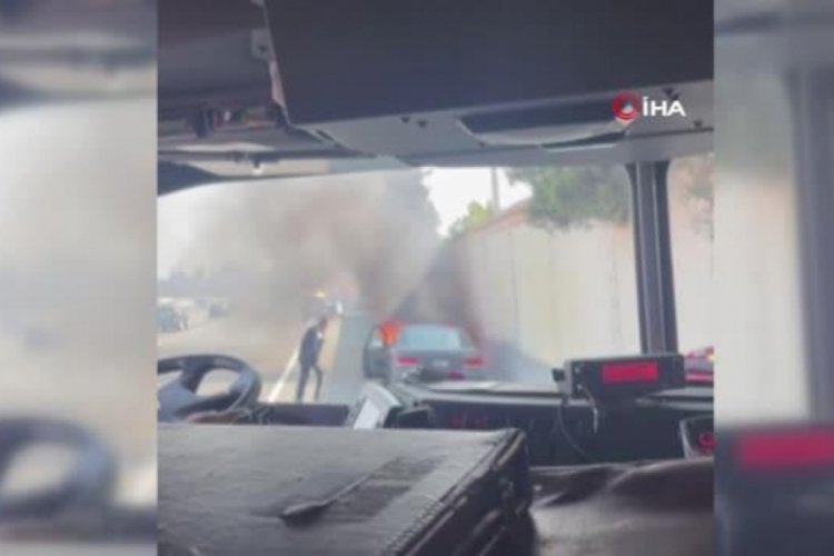 ABD'de bir polis memuru yanan ara&ccedil;taki s&uuml;r&uuml;c&uuml;y&uuml; son anda kurtardı
