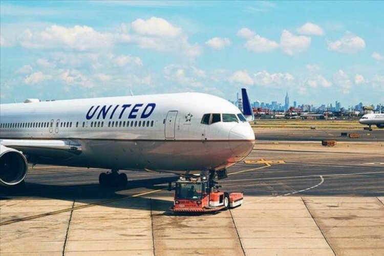 United Airlines, aşılanmayı reddeden 600'e yakın &ccedil;alışanını işten &ccedil;ıkartıyor