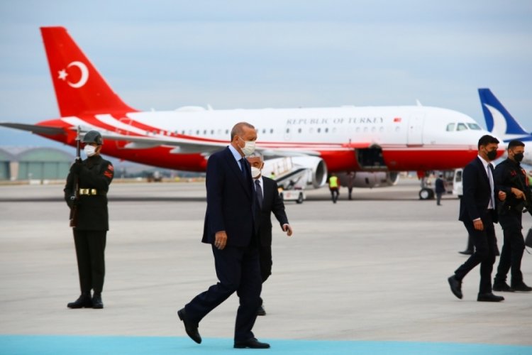 Cumhurbaşkanı Erdoğan T&uuml;rkiye'ye d&ouml;nd&uuml;
