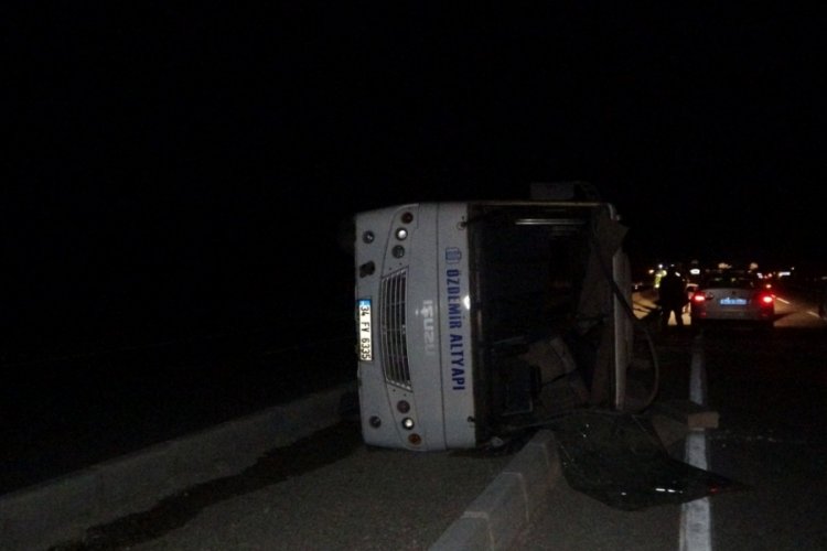 İş&ccedil;i servisi kaza yaptı: &Ccedil;ok sayıda yaralı var...