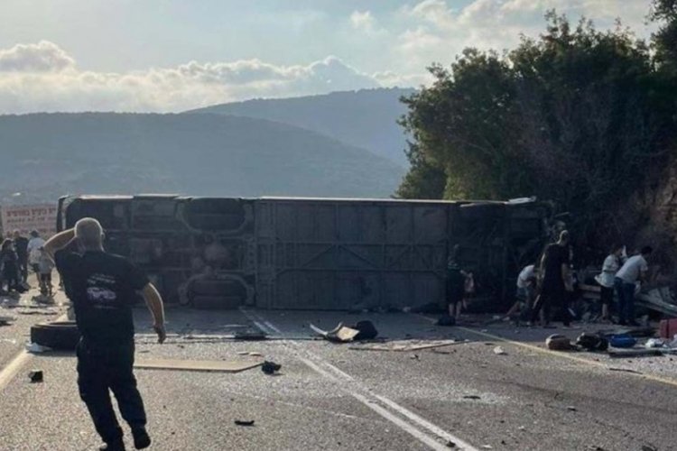 İsrail'de feci kaza: En az 5 &ouml;l&uuml;, 47 yaralı