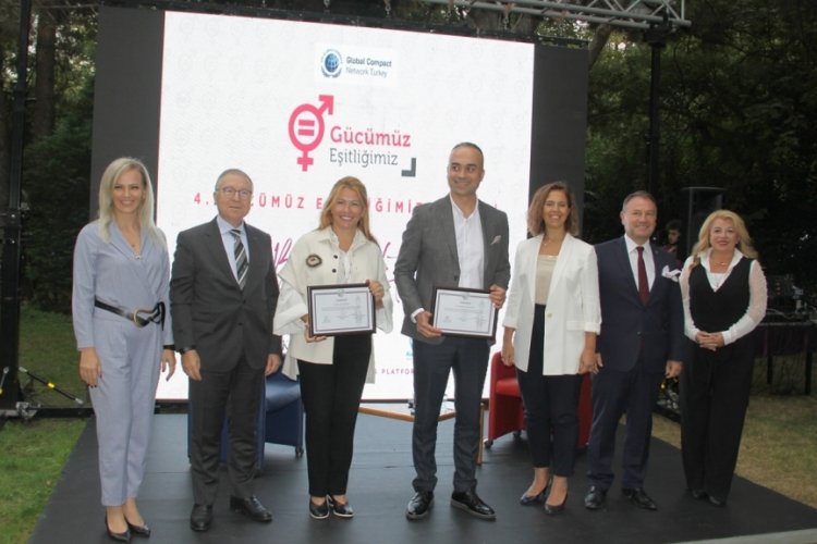 Bursa'da "4. G&uuml;c&uuml;m&uuml;z Eşitliğimiz Zirvesi" yoğun katılımla ger&ccedil;ekleştirildi