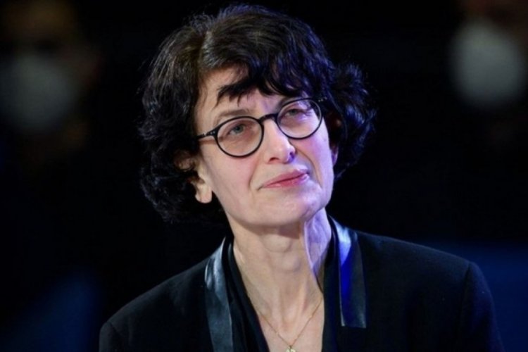 &Ouml;zlem T&uuml;reci duyurdu: 12-18 ayda bir g&uuml;&ccedil;lendirici aşı verilebilir