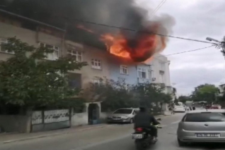 İstanbul Esenyurt'ta apartmanının yandığını g&ouml;zyaşlarıyla izledi