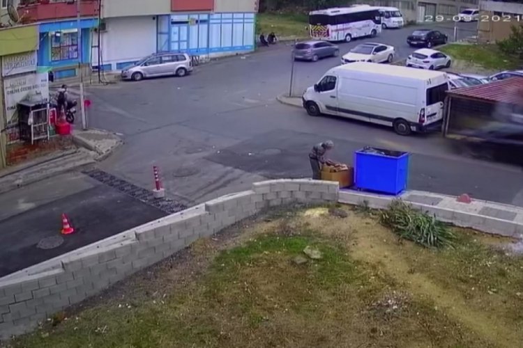 İstanbul &Uuml;sk&uuml;dar'da 2 kişinin &ouml;ld&uuml;ğ&uuml; kazada s&uuml;r&uuml;c&uuml; tutuklandı
