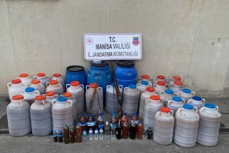 Manisa'da 1 ton 602 kilogram sahte i&ccedil;ki ele ge&ccedil;irildi