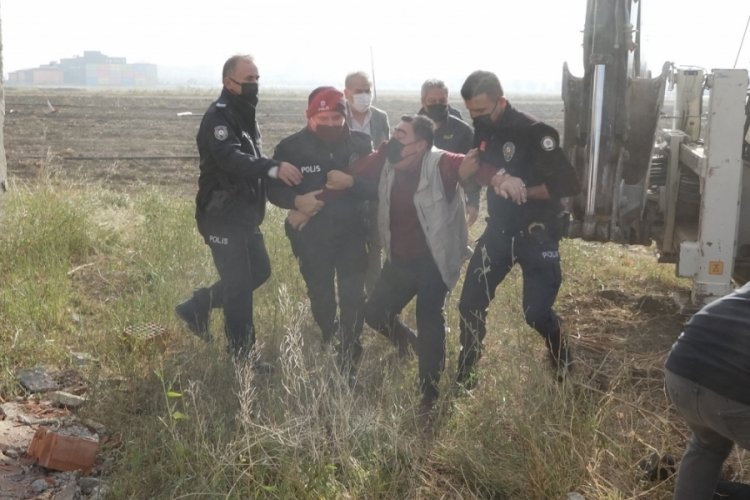 &Ccedil;orum'da genelev yıkımlarına bina sahipleri engel olmaya &ccedil;alıştı
