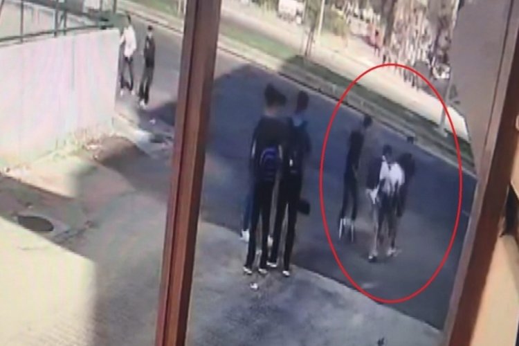 Diyarbakır'da liselilerin bı&ccedil;aklı kavgasında 2 yaralı