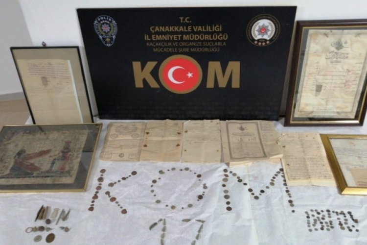 &Ccedil;anakkale'de tarihi eser operasyonu! 123 sikke ele ge&ccedil;irildi