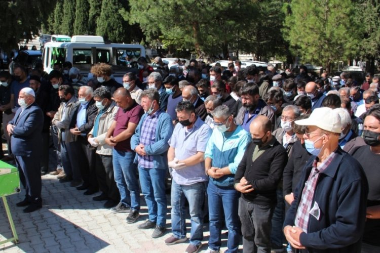 Isparta'da &ccedil;ukura d&uuml;ş&uuml;p &ouml;len &uuml;niversiteli Ali, son yolculuğuna uğurlandı