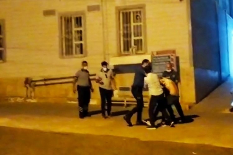 Sağlık kontrol&uuml;nde ka&ccedil;an h&uuml;k&uuml;ml&uuml;, vatandaşlar tarafından yakalandı