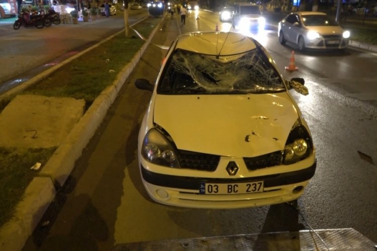 Otomobilin &ccedil;arptığı bisikletli ağır yaralandı