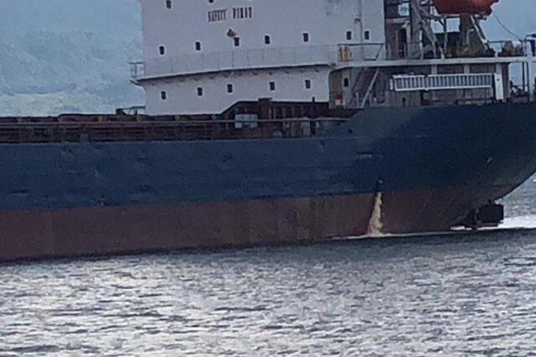 İzmit K&ouml;rfezi'ni kirleten gemiye 1,8 milyon lira cezası!